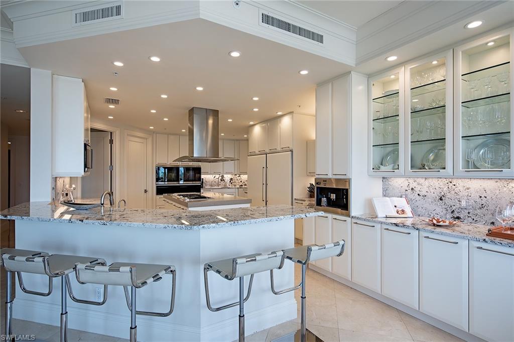 SEASONS AT NAPLES CAY - Residential