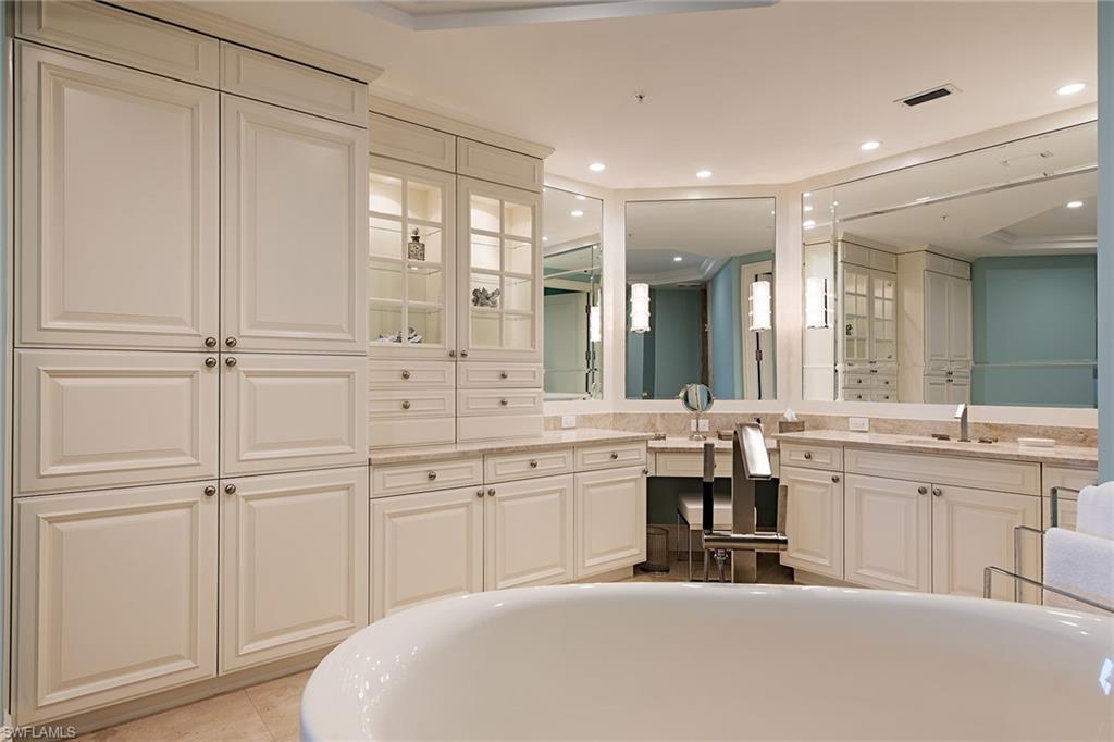 SEASONS AT NAPLES CAY - Residential