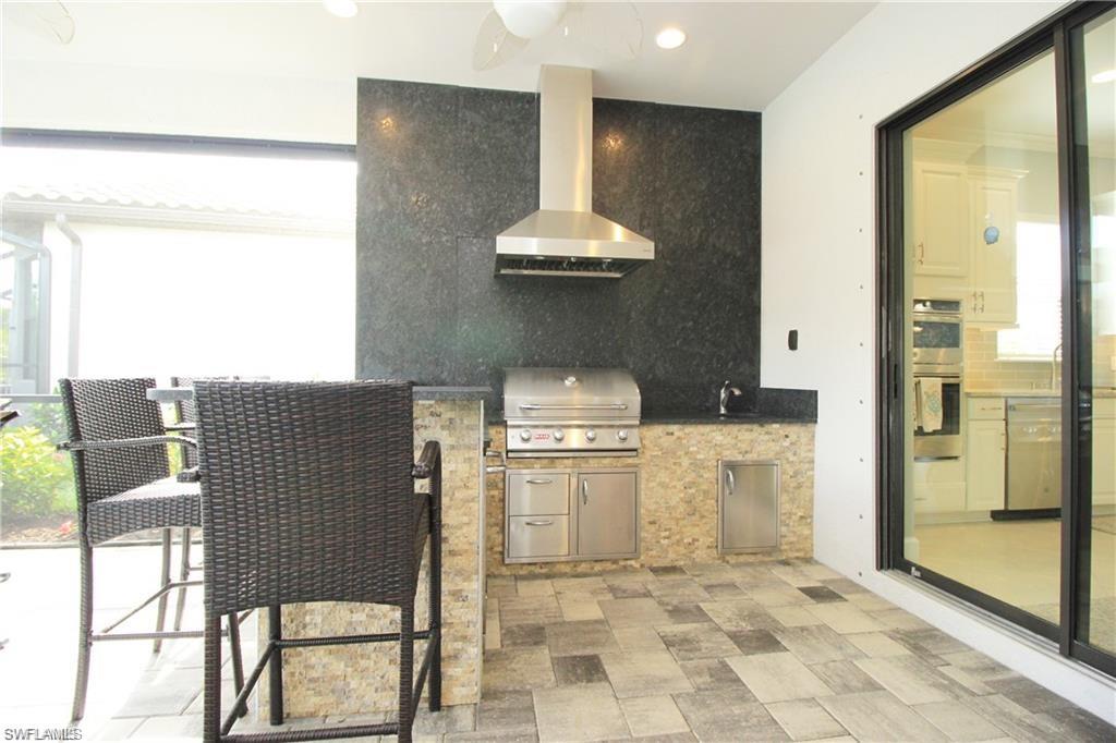 ESPLANADE - Residential Lease