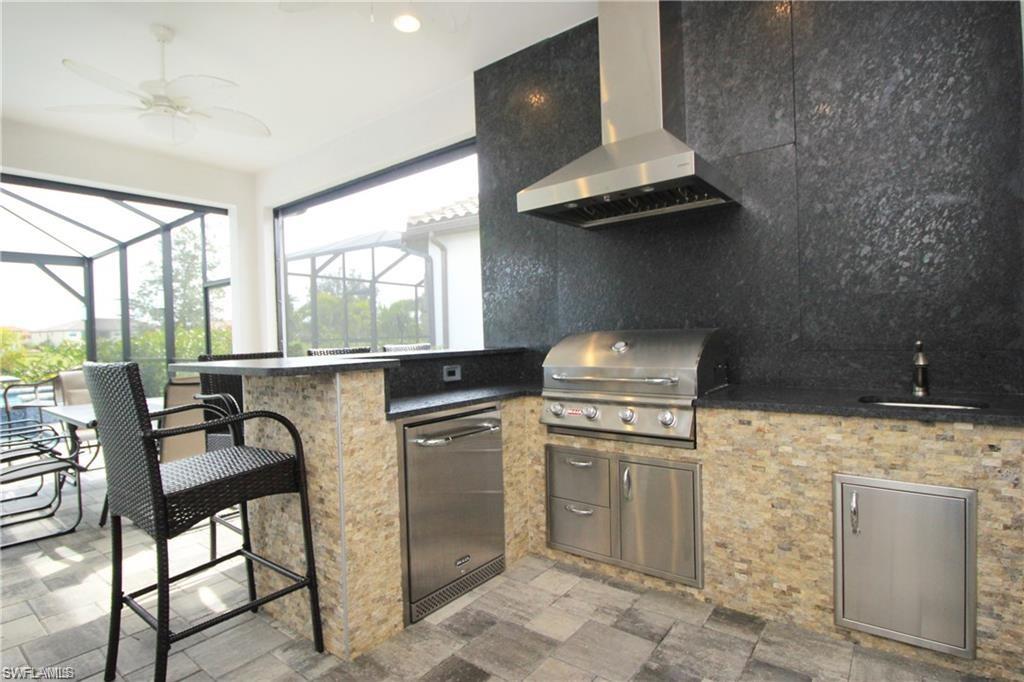 ESPLANADE - Residential Lease