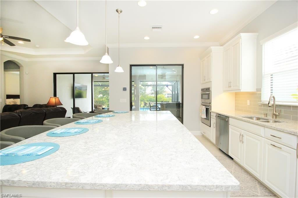 ESPLANADE - Residential Lease