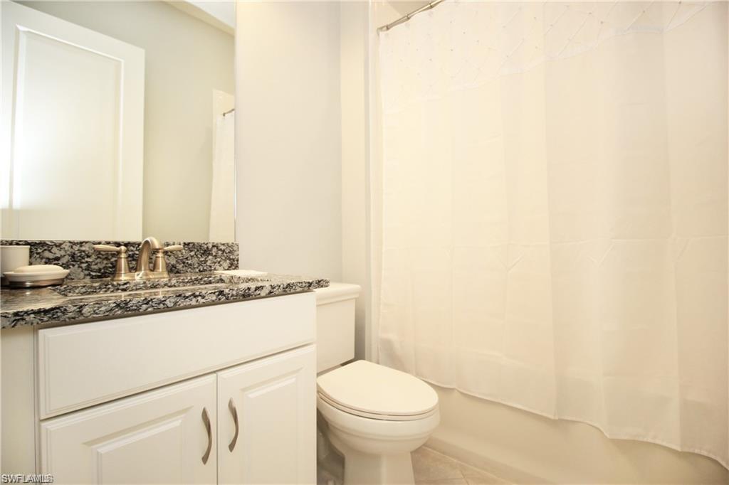 ESPLANADE - Residential Lease