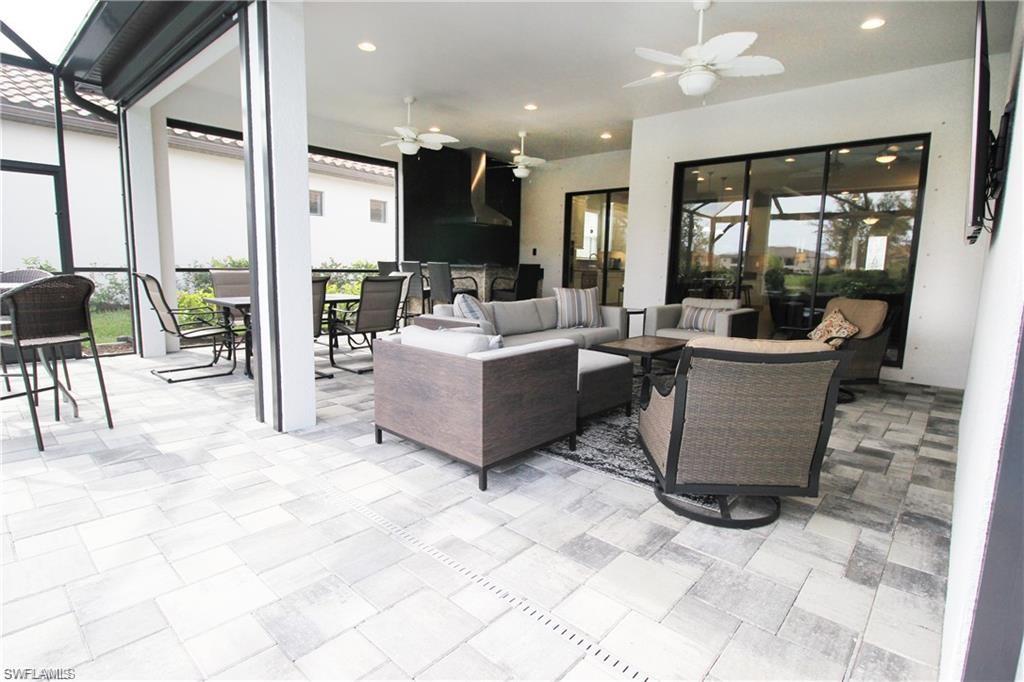 ESPLANADE - Residential Lease