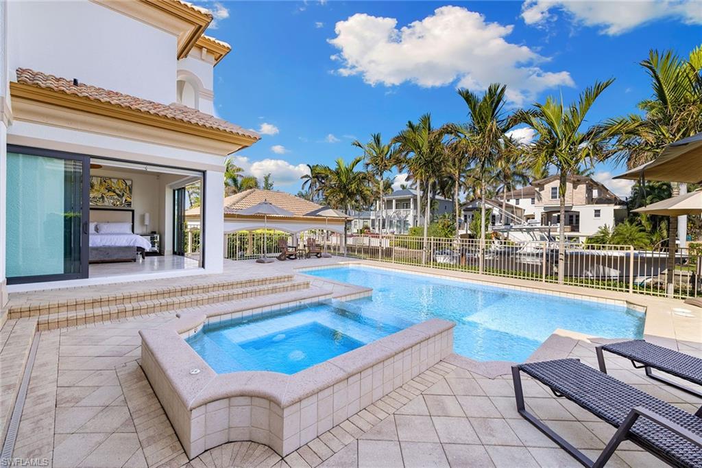 AQUALANE SHORES - Residential