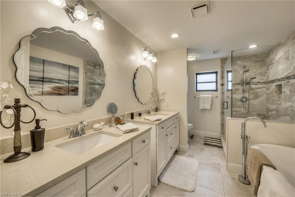 SIESTA ISLES - Residential