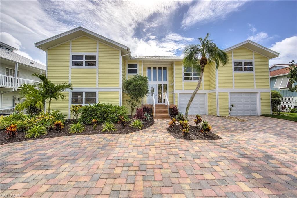 SIESTA ISLES - Residential