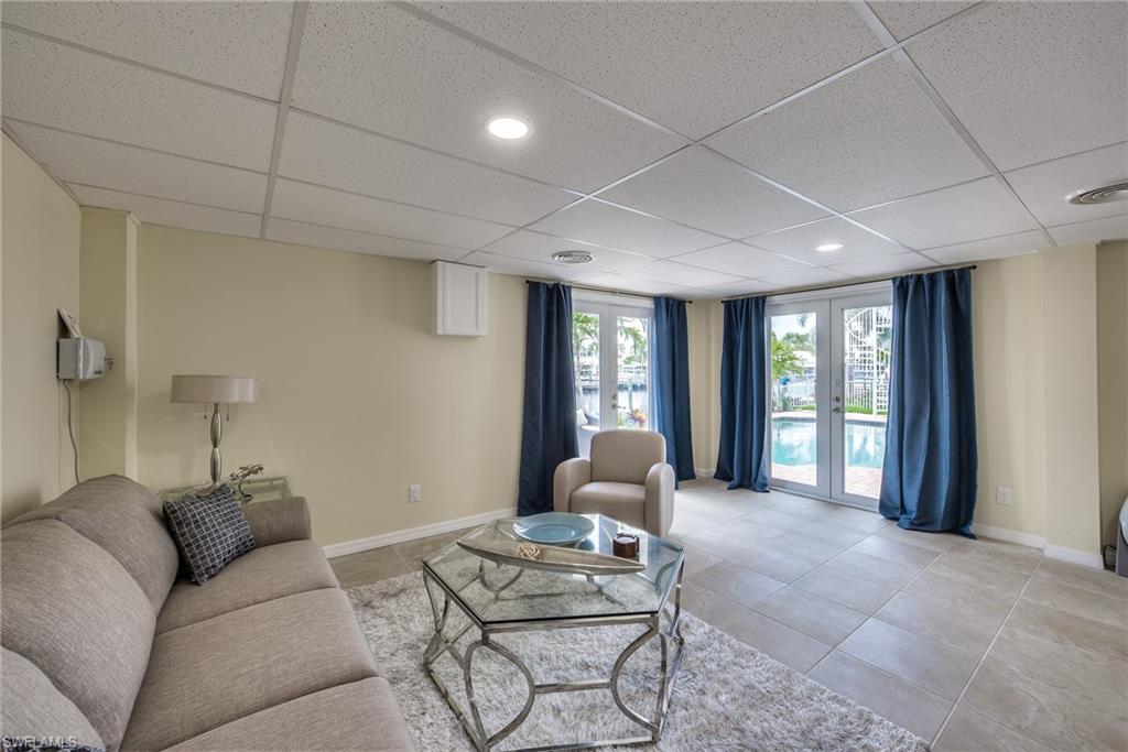 SIESTA ISLES - Residential