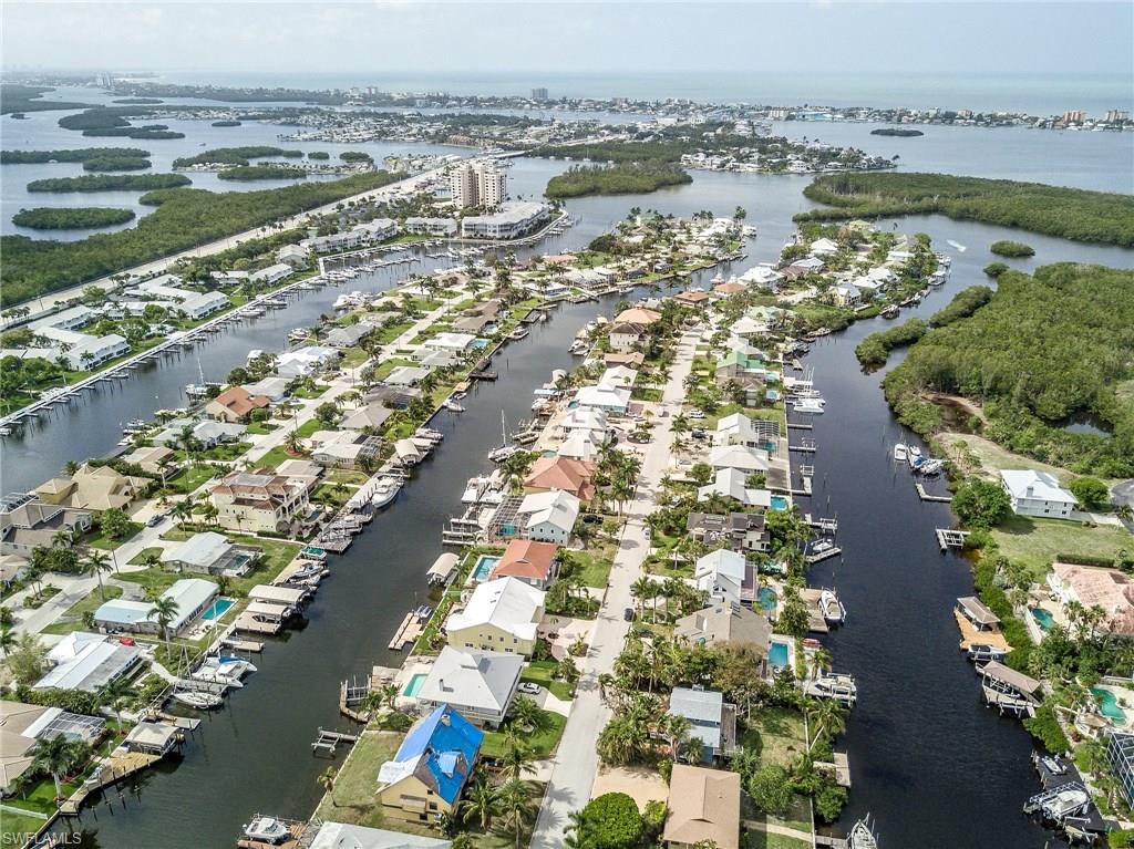 SIESTA ISLES - Residential