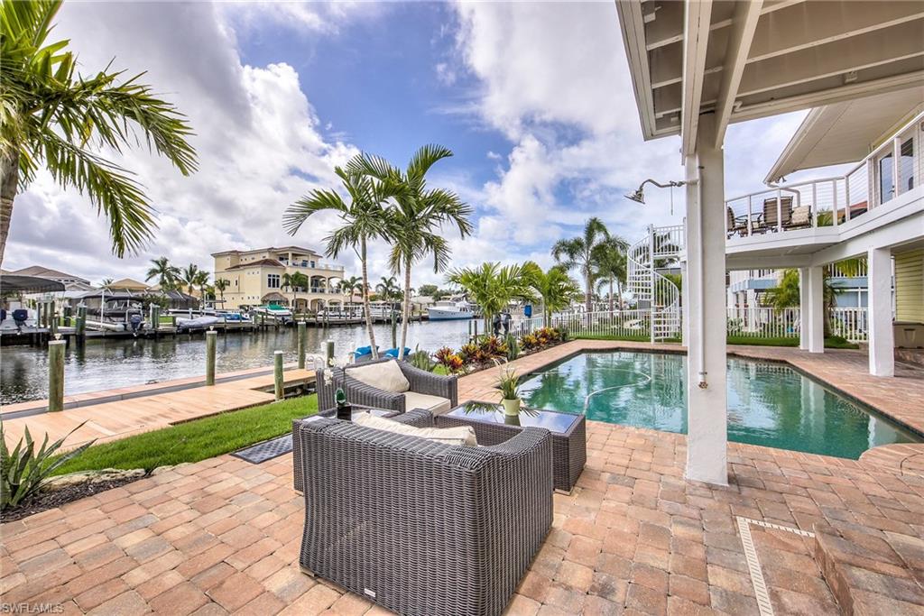 SIESTA ISLES - Residential