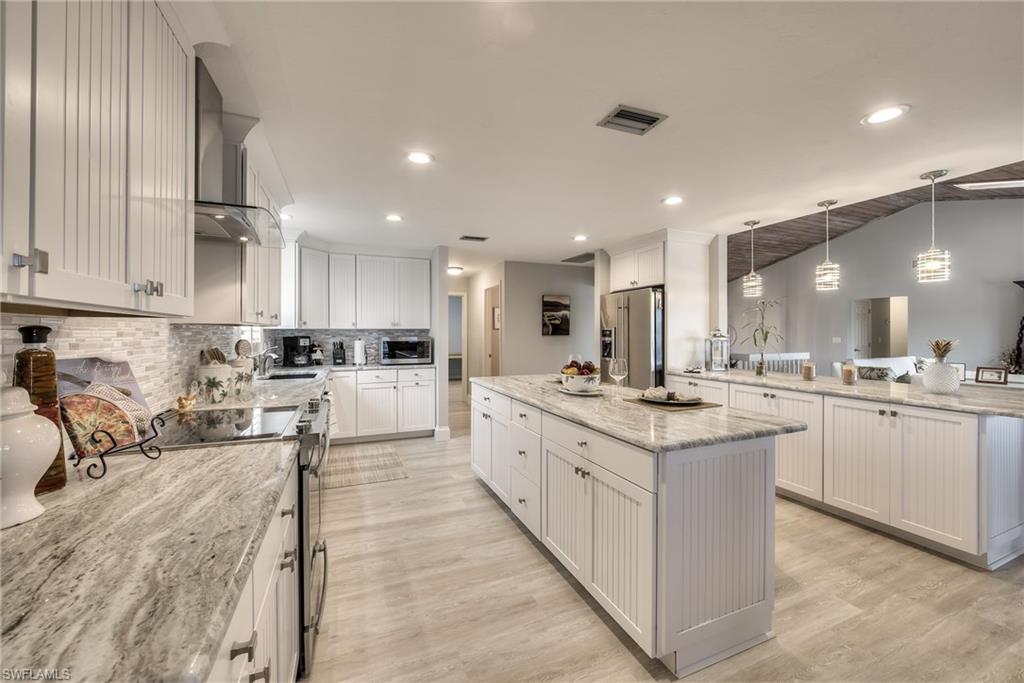 SIESTA ISLES - Residential