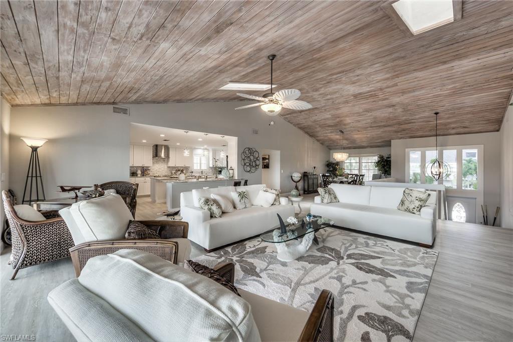 SIESTA ISLES - Residential