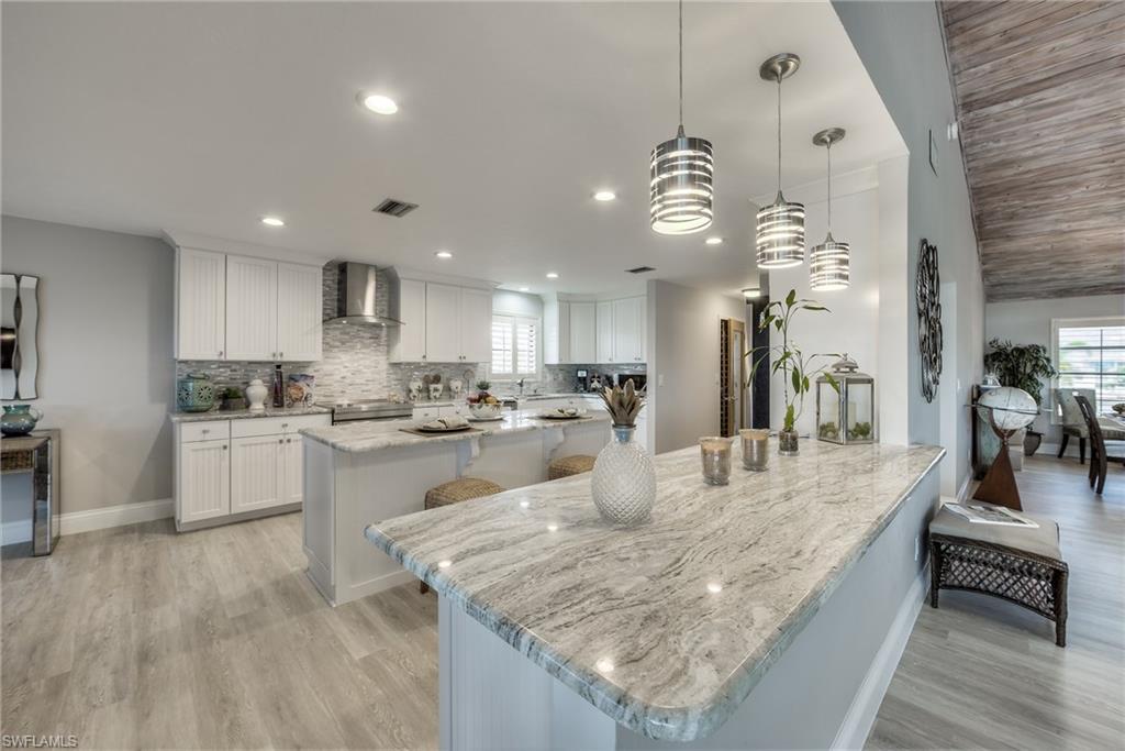 SIESTA ISLES - Residential