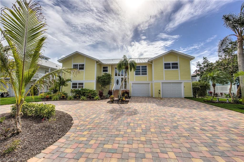 SIESTA ISLES - Residential