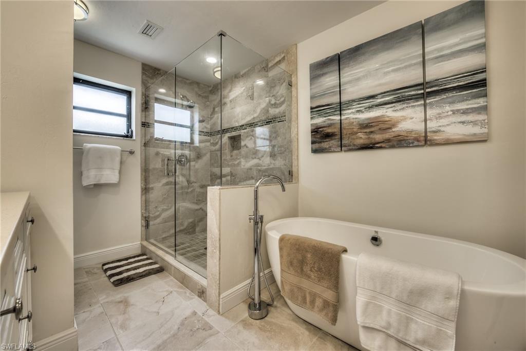 SIESTA ISLES - Residential