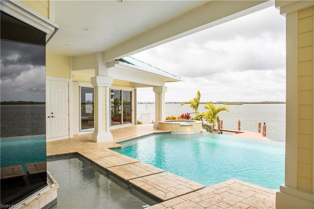 MARCO BEACH - Residential