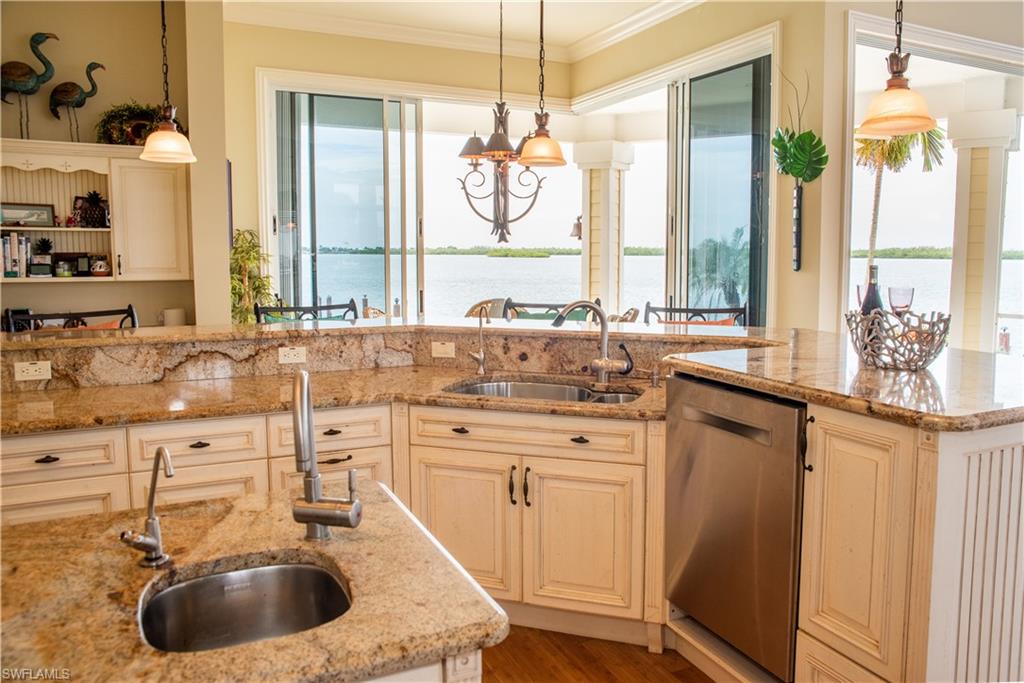 MARCO BEACH - Residential