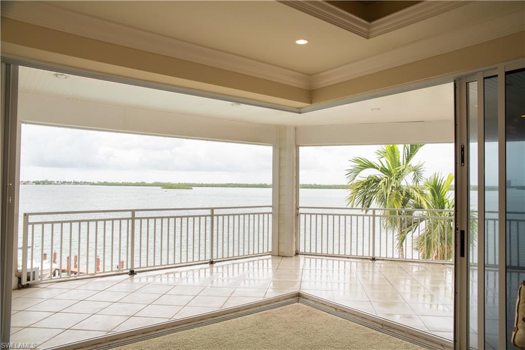 MARCO BEACH - Residential