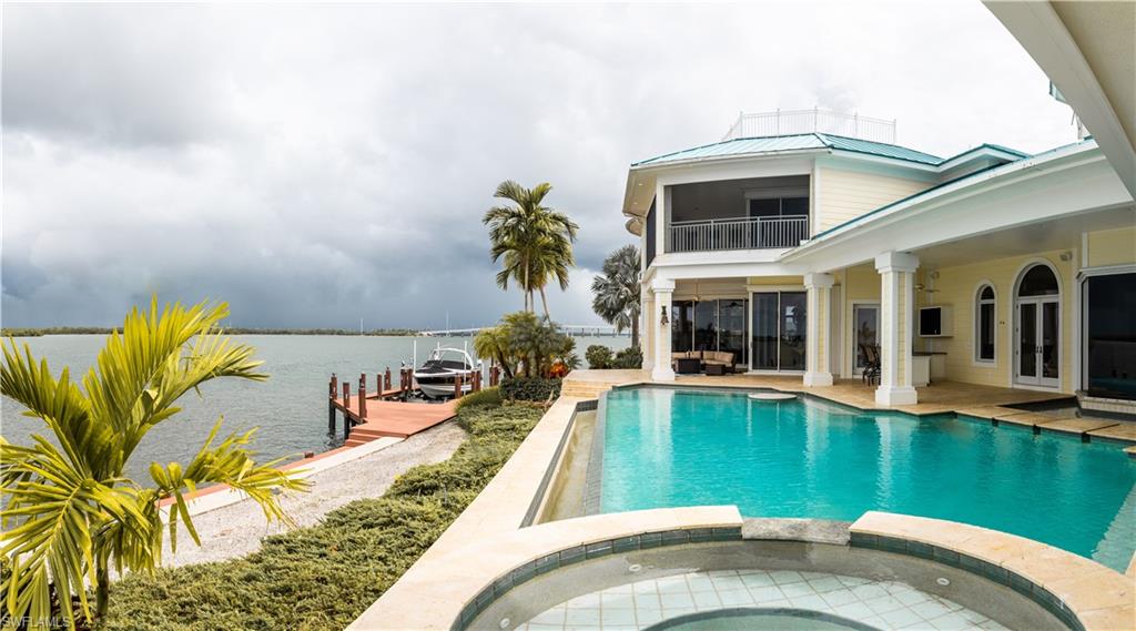 MARCO BEACH - Residential