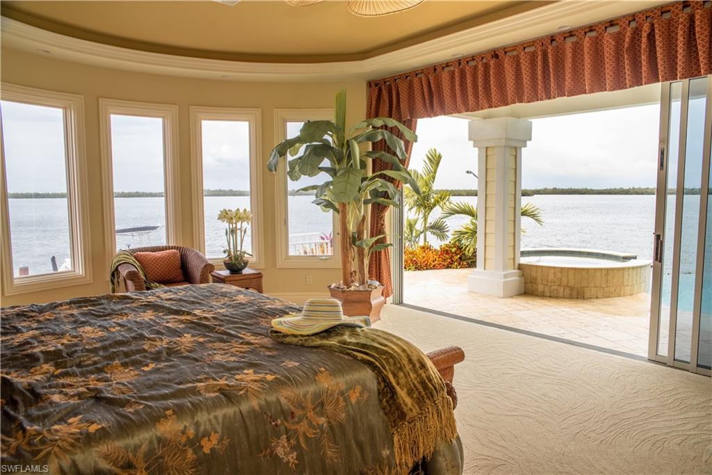 MARCO BEACH - Residential