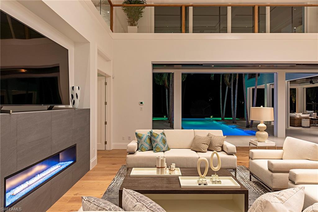 AQUALANE SHORES - Residential