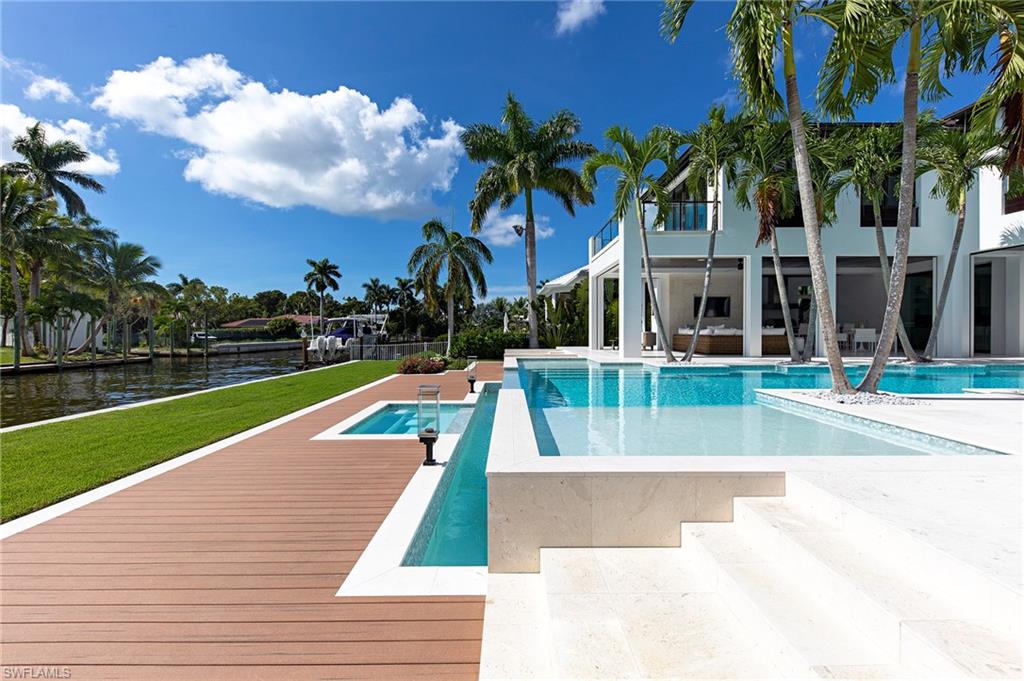 AQUALANE SHORES - Residential