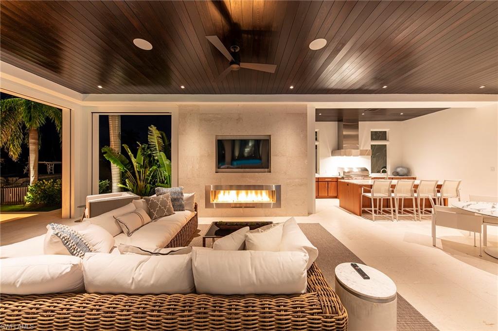 AQUALANE SHORES - Residential