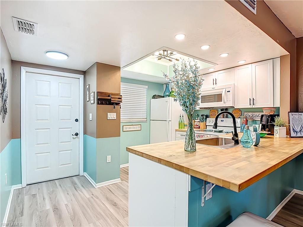 COUNTRY PINES CONDO - Residential