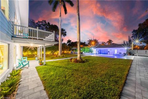 Single Family Residence in BONITA SPRINGS FL 27237 Rio Vista CIR 35.jpg