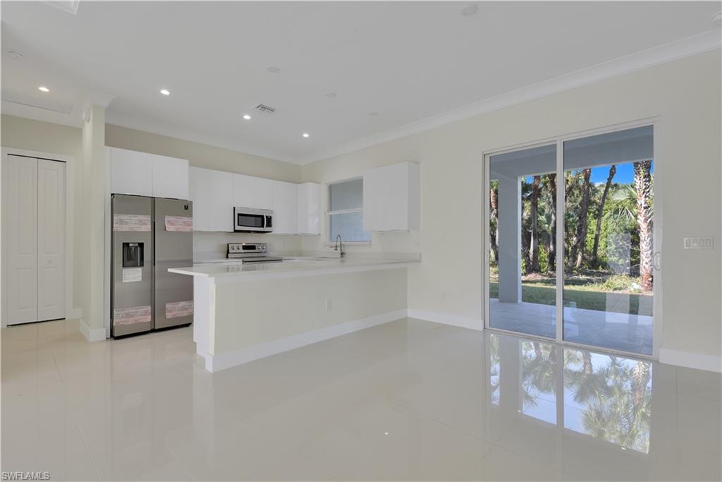 GOLDEN GATE ESTATES - Residential