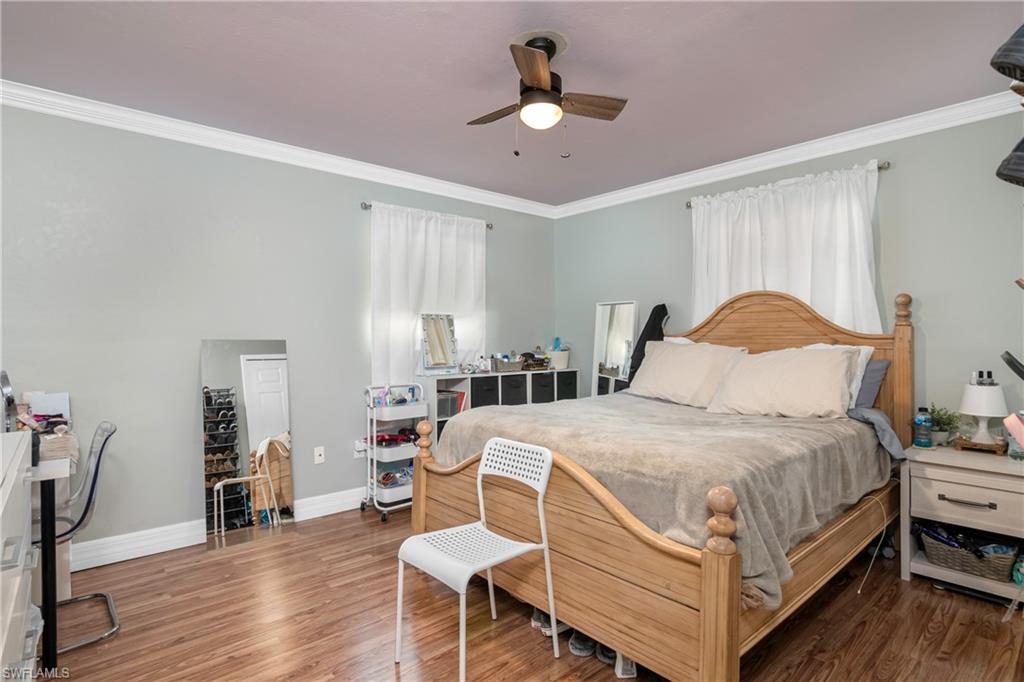 NAPLES MANOR - Residential