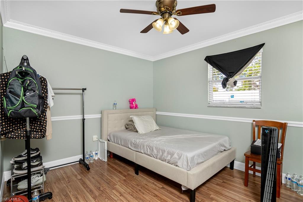 NAPLES MANOR - Residential