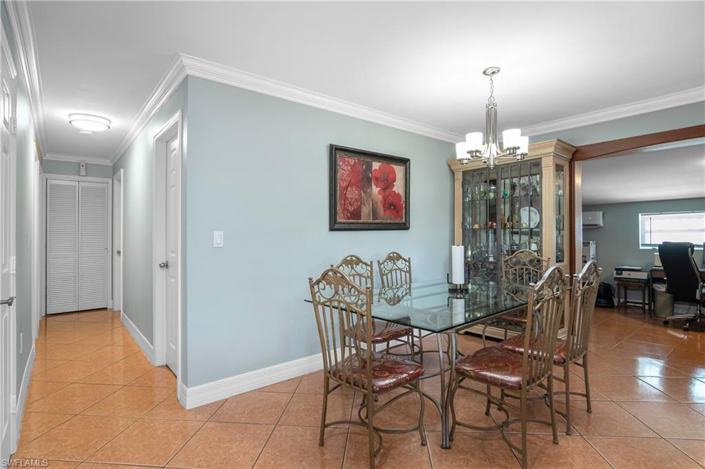 NAPLES MANOR - Residential