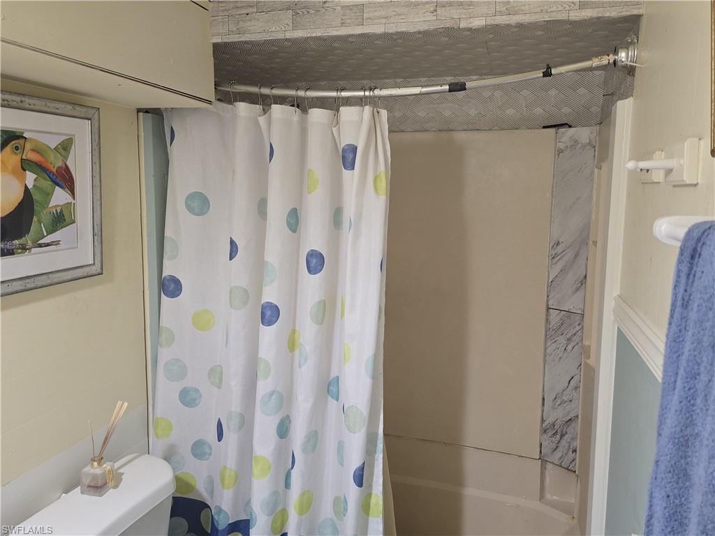 BONITA ROYAL CONDO PHASE 1 - Residential