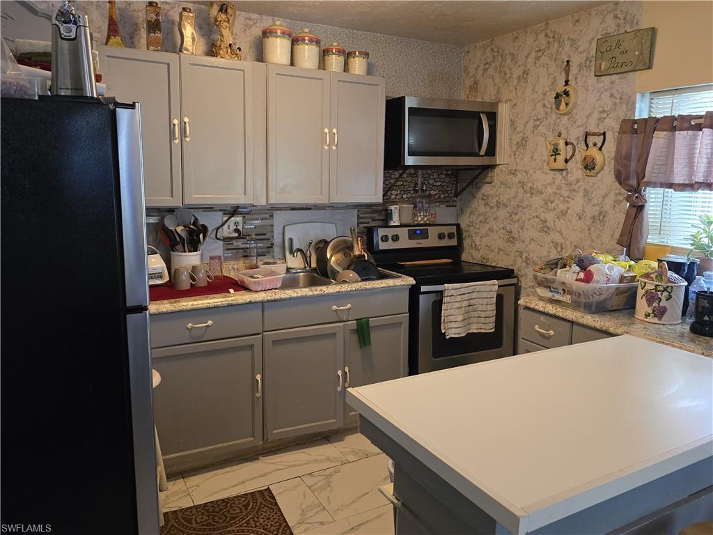 BONITA ROYAL CONDO PHASE 1 - Residential