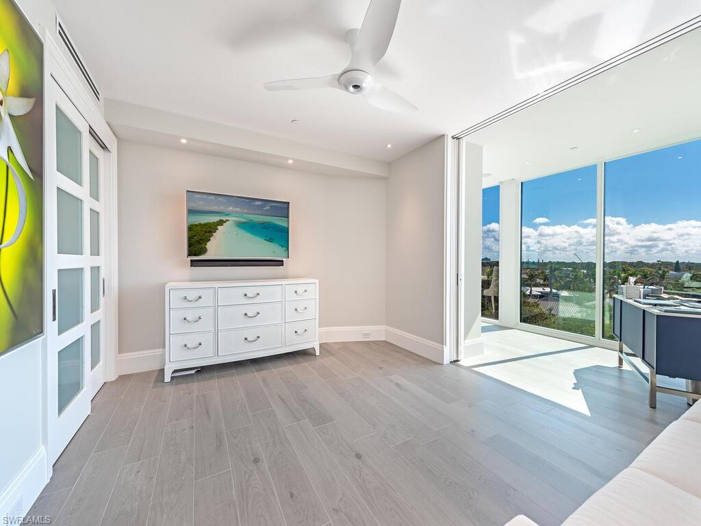 BAYPOINTE AT NAPLES CAY - Residential