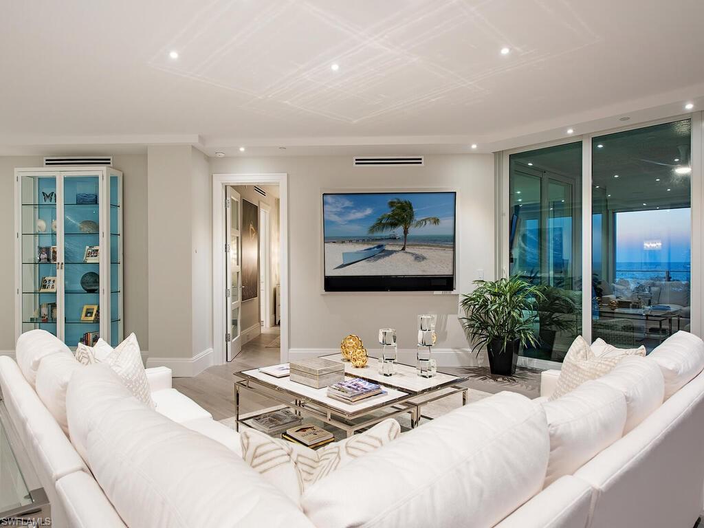 BAYPOINTE AT NAPLES CAY - Residential