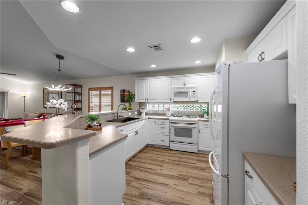 19703 Villa Rosa LOOP