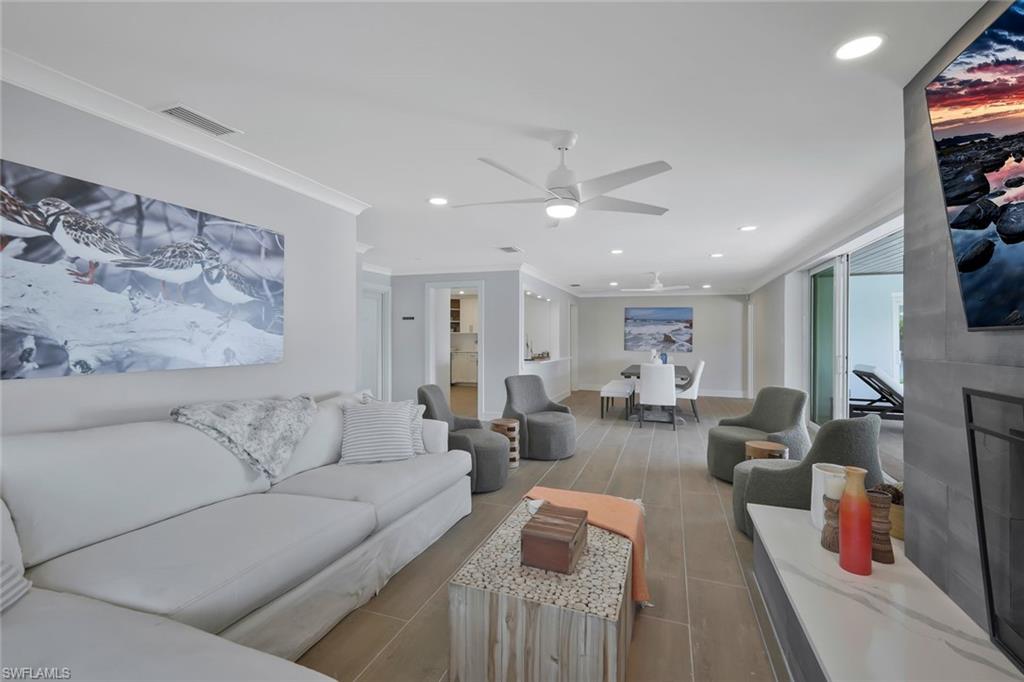 HOLIDAY HEIGHTS - Residential