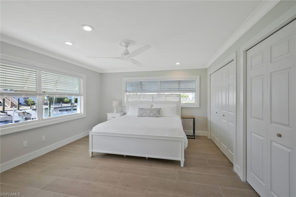 HOLIDAY HEIGHTS - Residential