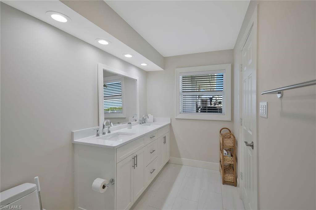 HOLIDAY HEIGHTS - Residential