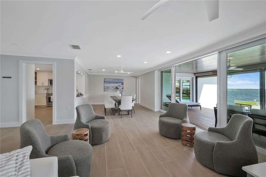 HOLIDAY HEIGHTS - Residential