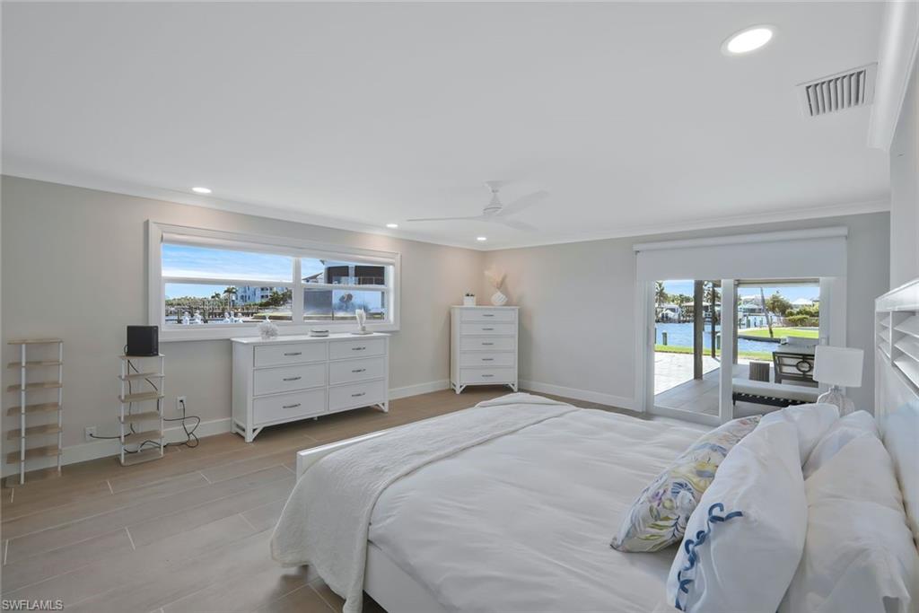 HOLIDAY HEIGHTS - Residential