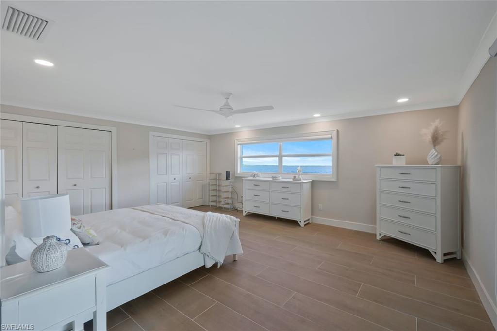 HOLIDAY HEIGHTS - Residential