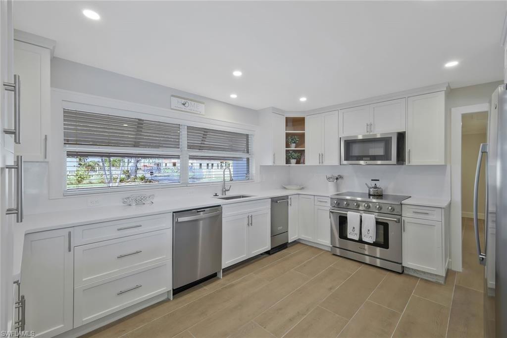 HOLIDAY HEIGHTS - Residential