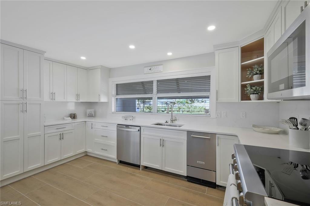 HOLIDAY HEIGHTS - Residential