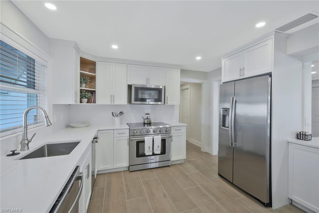 HOLIDAY HEIGHTS - Residential