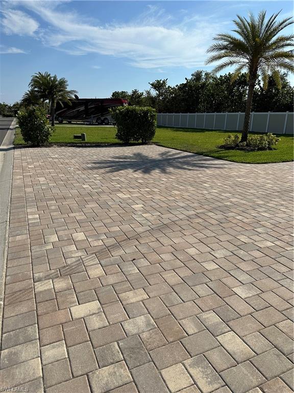 GOLDEN PALMS LUXURY MOTORCOACH RESORT - Land