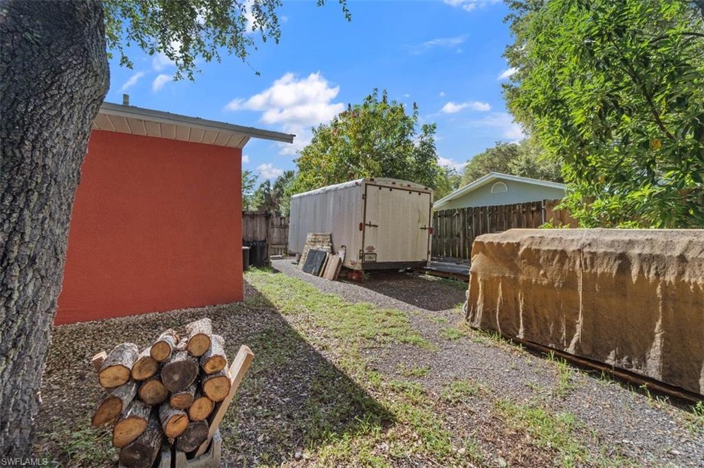 LABELLE BELMONT WOODS - Residential