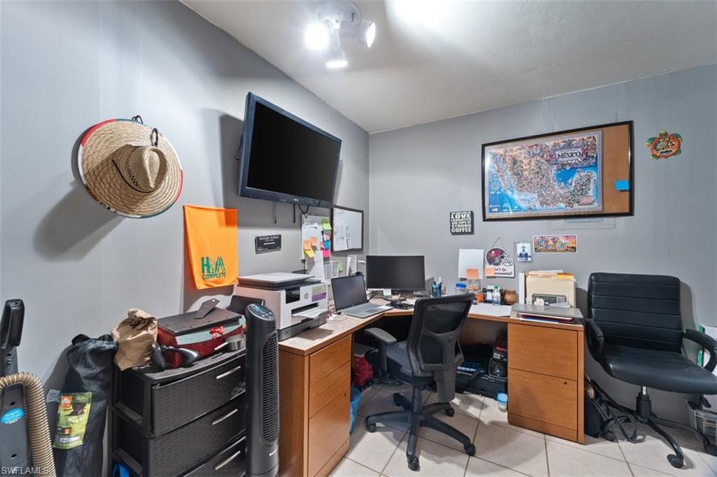 LABELLE BELMONT WOODS - Residential