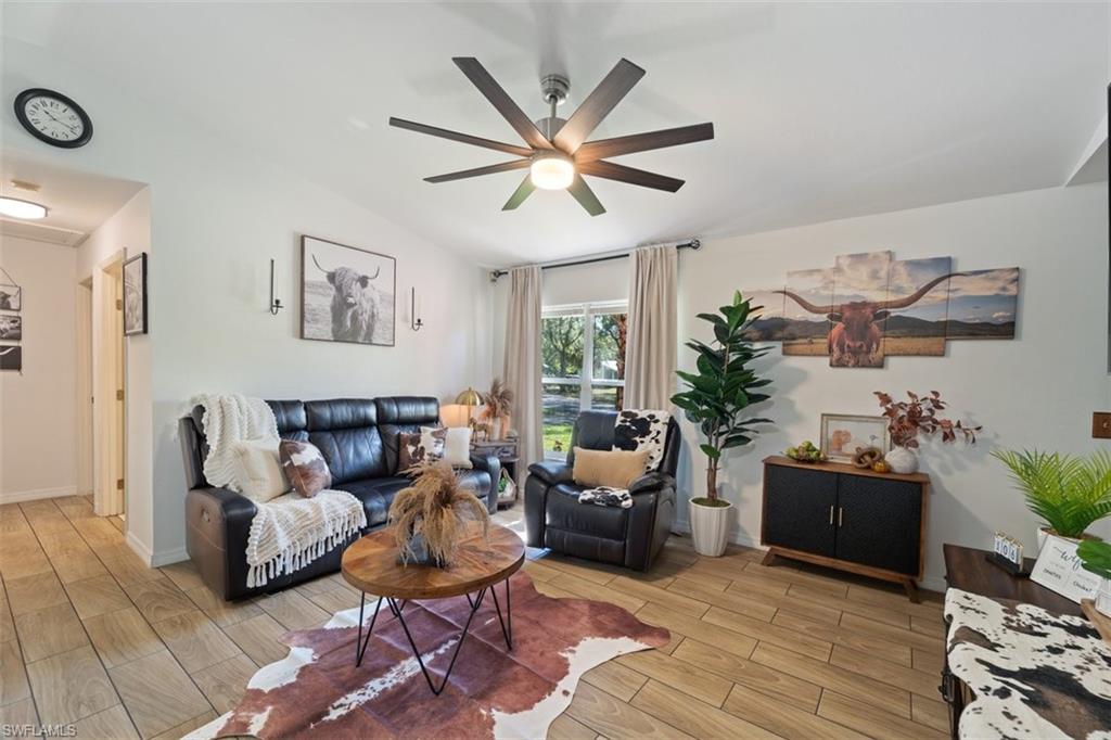 LABELLE BELMONT WOODS - Residential